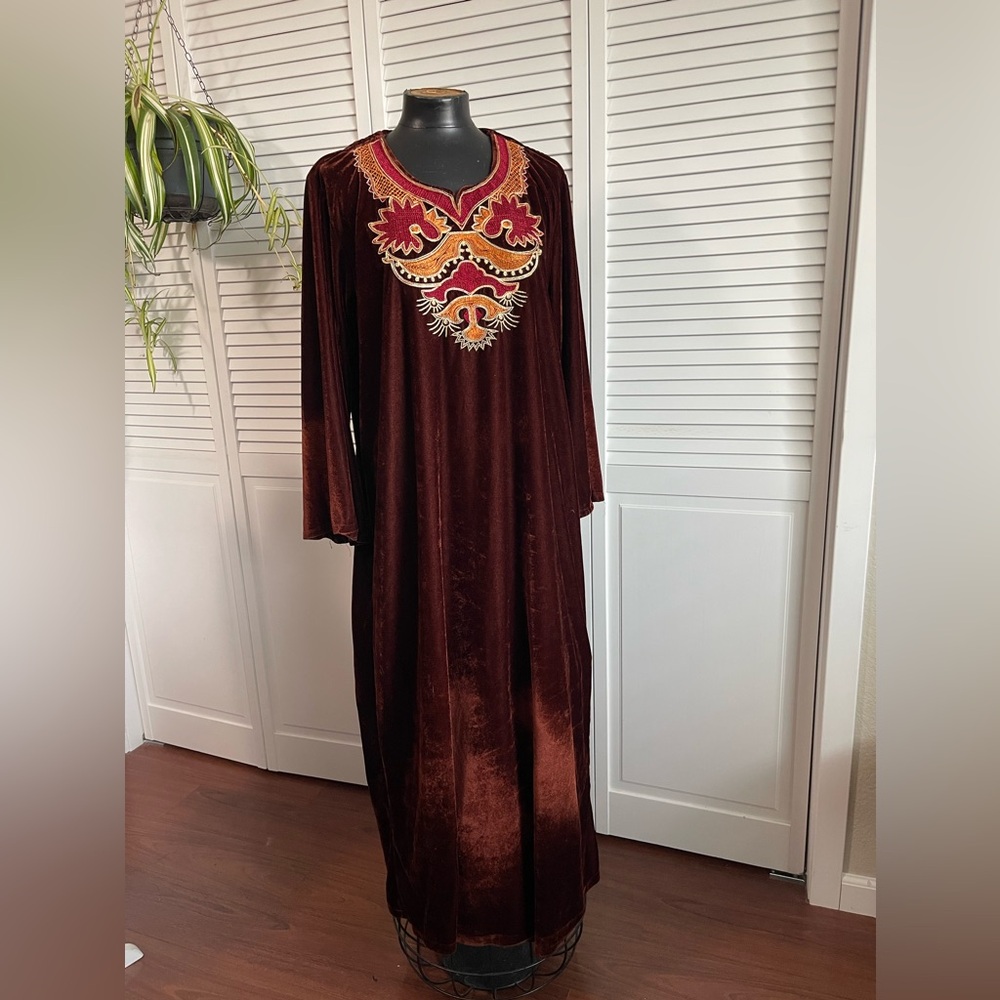 Vintage Kaftan Dress Robe brown embroidered